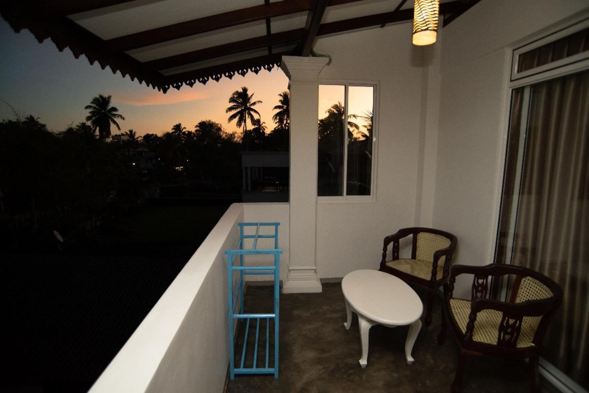Villa Mihindi Hikkaduwa Exterior photo