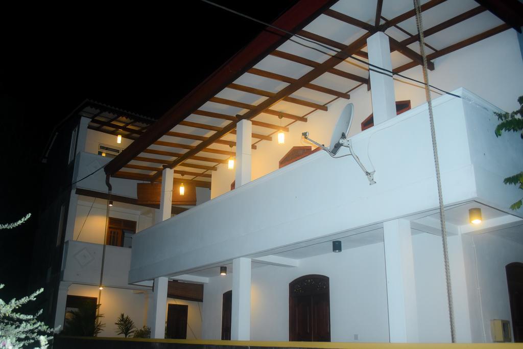 Villa Mihindi Hikkaduwa Exterior photo