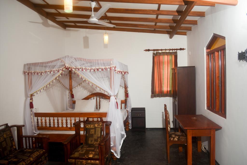 Villa Mihindi Hikkaduwa Exterior photo